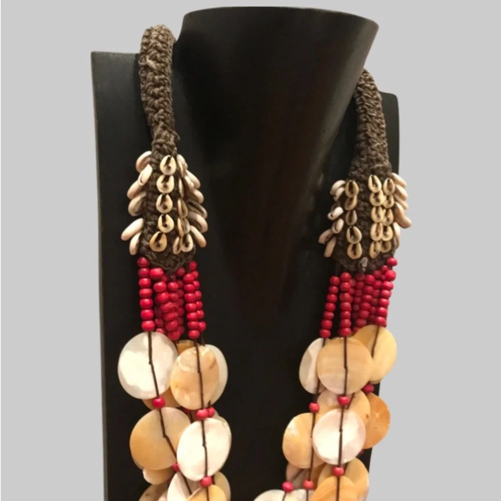 ‼️💥PRICE DROP ☄️ Handmade decorative necklaces with shells and wooden beads.